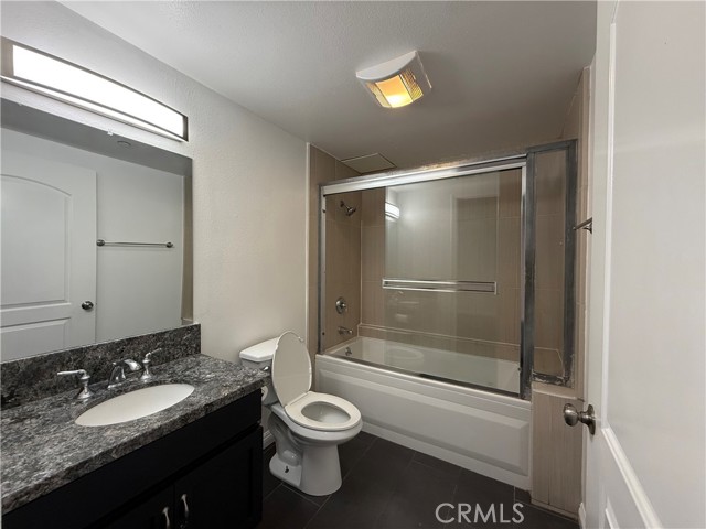 Detail Gallery Image 12 of 30 For 332 S Virgil #201,  Los Angeles,  CA 90020 - 3 Beds | 2 Baths