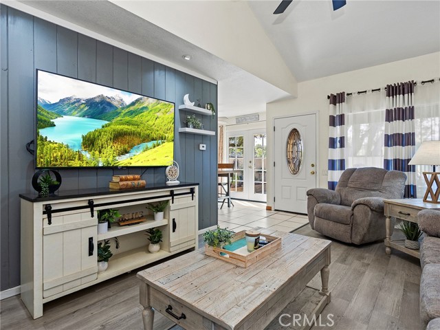 Detail Gallery Image 16 of 41 For 24637 Trevino Dr, Valencia,  CA 91355 - 3 Beds | 2/1 Baths