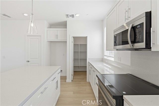 Detail Gallery Image 16 of 29 For 9329 via Azul, Pico Rivera,  CA 90660 - 3 Beds | 3 Baths