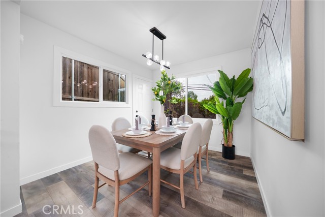 Detail Gallery Image 11 of 27 For 2423 Rockdell, La Crescenta,  CA 91214 - 4 Beds | 3 Baths