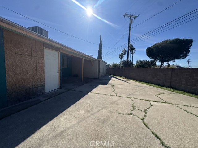 8146 Agnes, North Hollywood CA: https://media.crmls.org/medias/06044837-8eba-499b-8c18-45bb8c194f84.jpg