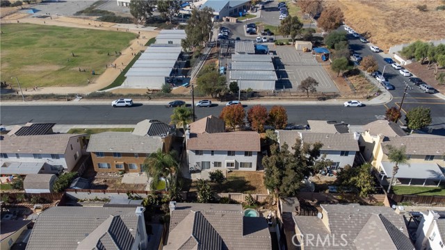 Detail Gallery Image 5 of 33 For 360 Avenue 9, Lake Elsinore,  CA 92530 - 4 Beds | 2/1 Baths