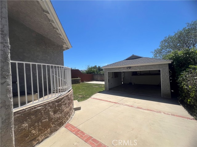 13384 Foothill Boulevard, Sylmar CA: https://media.crmls.org/medias/0604afad-f7f1-4761-891b-363edbbacaa6.jpg