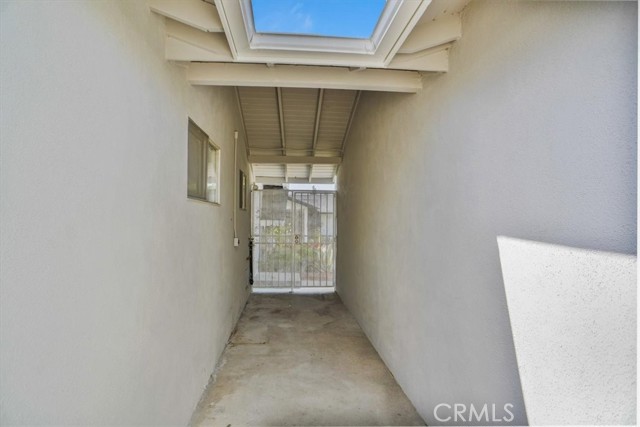 Detail Gallery Image 15 of 19 For 9976 Cabanas Ave, Tujunga,  CA 91042 - 3 Beds | 2 Baths