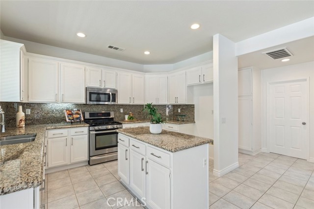 4262 Havenridge, Corona CA: https://media.crmls.org/medias/0605869a-ec2d-4356-aad8-62ccc0f6b23e.jpg