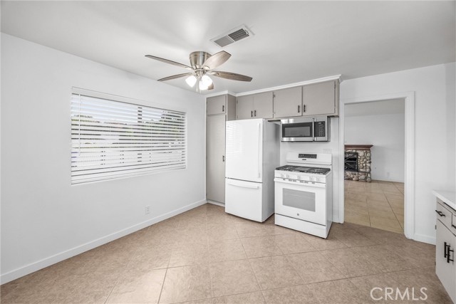 Detail Gallery Image 16 of 37 For 12704 California St, Yucaipa,  CA 92399 - 4 Beds | 2/1 Baths