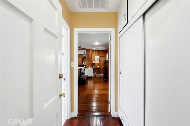 Detail Gallery Image 14 of 33 For 18149 Saticoy, Reseda,  CA 91335 - 3 Beds | 2 Baths