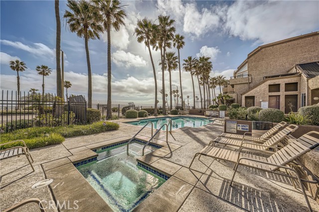Detail Gallery Image 10 of 43 For 1200 Pacific Coast #105,  Huntington Beach,  CA 92648 - 2 Beds | 1 Baths