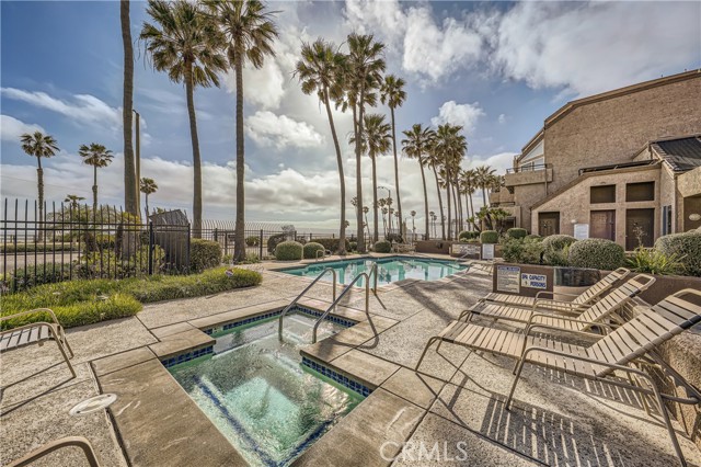 Detail Gallery Image 10 of 43 For 1200 Pacific Coast #105,  Huntington Beach,  CA 92648 - 2 Beds | 1 Baths