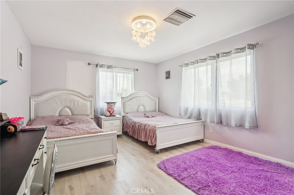 https://media.crmls.org/medias/06073362-b1f6-44d2-8b12-f19e83dc2cc4.jpg?preset=X-Large