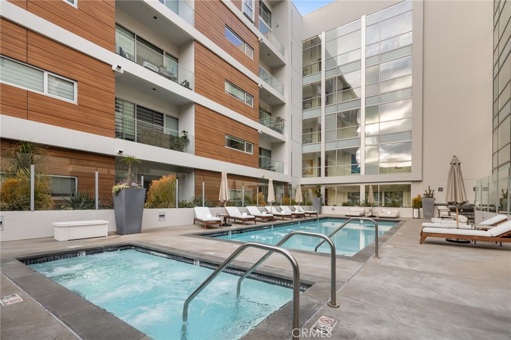 06076d50 E090 4865 9afb 302342507dd3