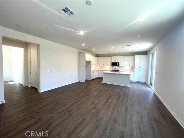 16036 Olivas Lane, Fontana CA: https://media.crmls.org/medias/0607b643-610c-4838-ad96-6713c3d6ad59.jpg