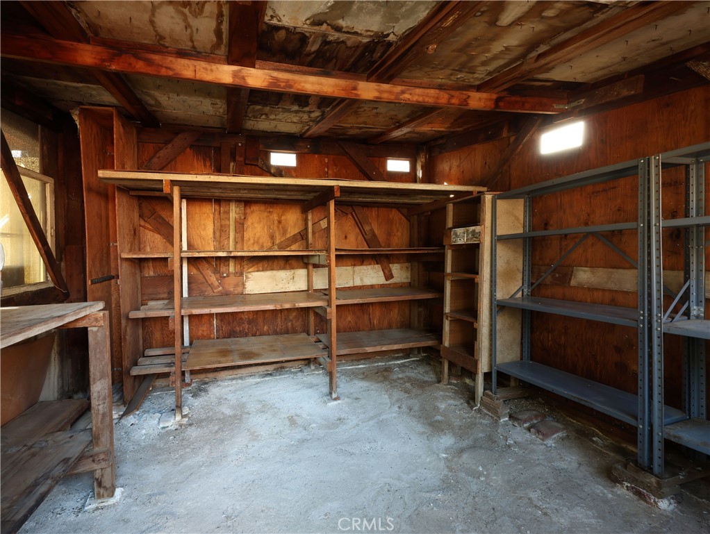 https://media.crmls.org/medias/06085bd6-133a-4d41-8b61-c00fe3840ddb.jpg?preset=X-Large