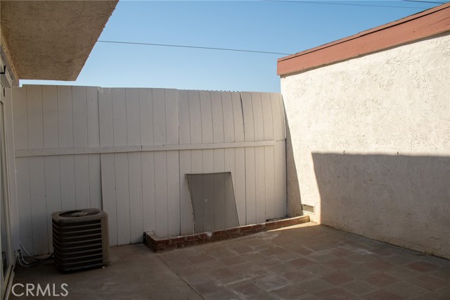 347 N Eucalyptus Avenue, Rialto CA: https://media.crmls.org/medias/06088ced-f065-4907-9288-008129ff46e9.jpg