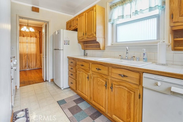 2923 Ashmont Avenue, Arcadia CA: https://media.crmls.org/medias/0608d2f0-6354-4afb-9bfd-6750d41c81cc.jpg