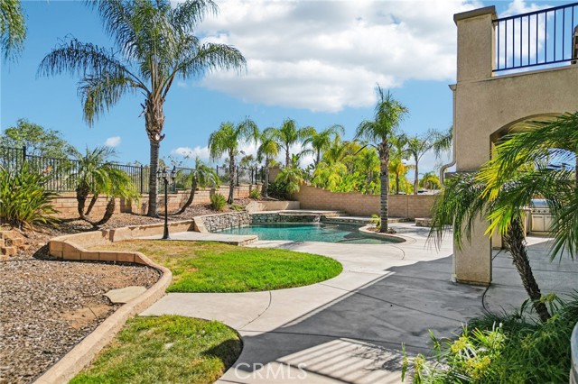 Detail Gallery Image 5 of 68 For 8622 Edelweiss, Corona,  CA 92883 - 5 Beds | 4/1 Baths