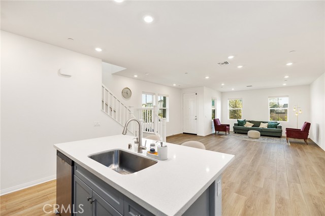 Detail Gallery Image 8 of 32 For 3906 E Coronado Privado, Ontario,  CA 91761 - 3 Beds | 2/1 Baths