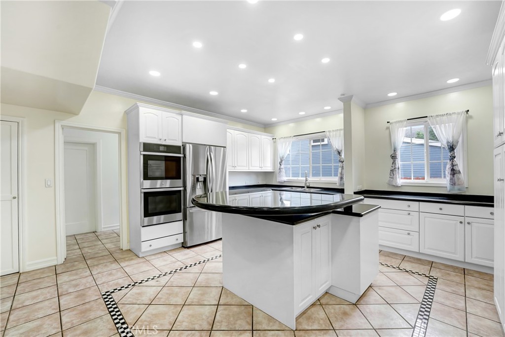 MLS #OC25224176 image #11