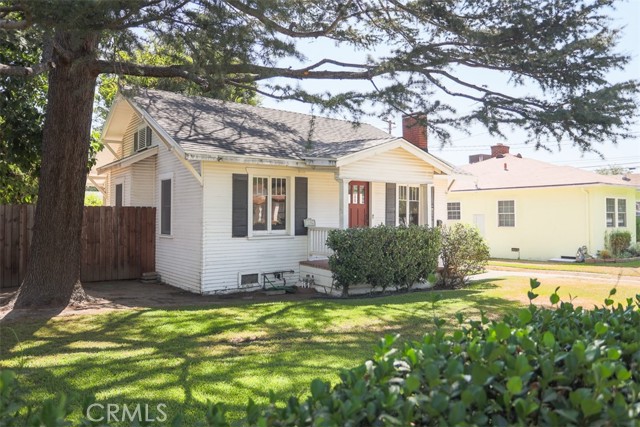 1206 N Keystone, Burbank CA: https://media.crmls.org/medias/060a5db9-24d2-431d-9b8c-63fa61852e47.jpg