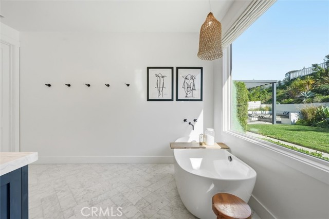 Detail Gallery Image 26 of 38 For 2848 Carob, Newport Beach,  CA 92660 - 5 Beds | 4/1 Baths