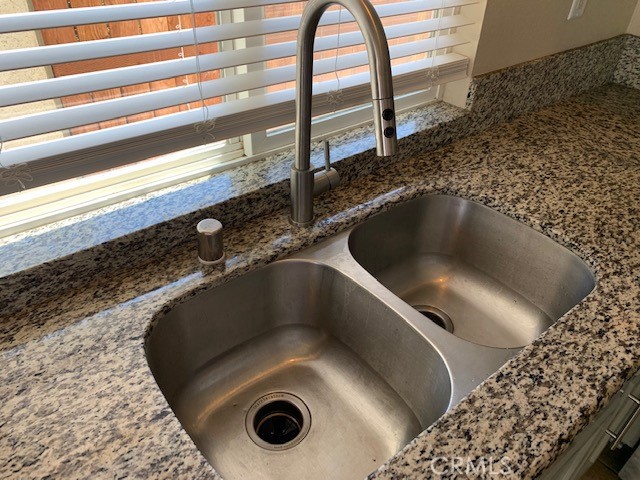 Detail Gallery Image 12 of 33 For 4450 Rainbow View Way, Hemet,  CA 92545 - 4 Beds | 2 Baths