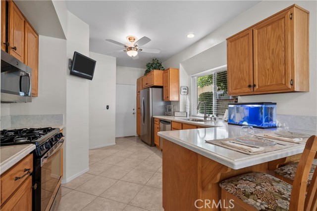 Detail Gallery Image 13 of 37 For 28551 Avocado Pl, Saugus,  CA 91390 - 3 Beds | 2/1 Baths