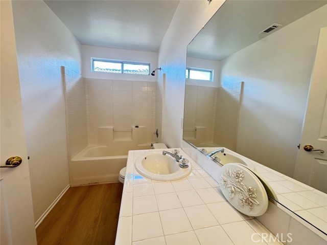 Detail Gallery Image 18 of 26 For 28621 Bridge Water, Menifee,  CA 92584 - 3 Beds | 2/1 Baths