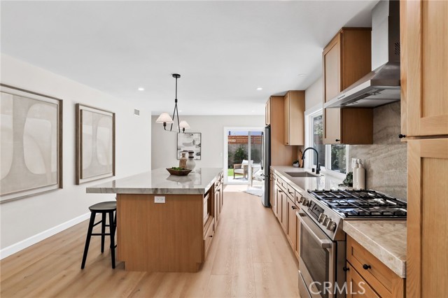 25 Almond Tree Lane, Irvine CA: https://media.crmls.org/medias/060cdec3-22bb-48af-829b-c2e1a7e0c964.jpg