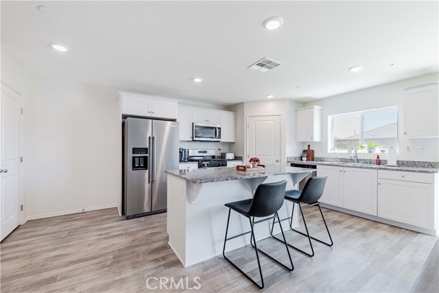 Detail Gallery Image 10 of 37 For 30779 Le Baron Ct, Winchester,  CA 92596 - 4 Beds | 2/1 Baths