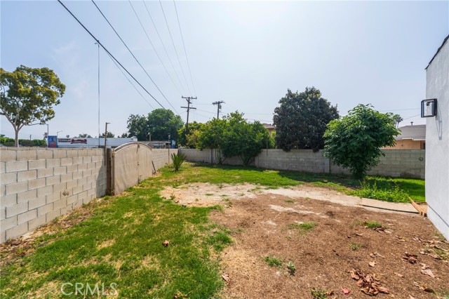 11431 Lee Lane, El Monte CA: https://media.crmls.org/medias/060e10bd-ae69-4eb9-b90a-4de321d56058.jpg
