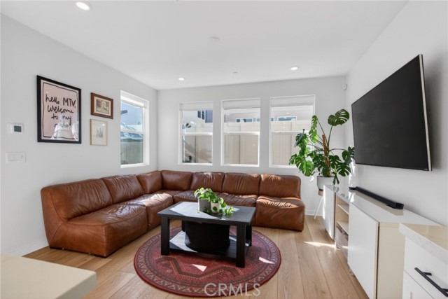 Detail Gallery Image 17 of 66 For 4059 Pomelo Dr, Corona,  CA 92883 - 4 Beds | 3 Baths