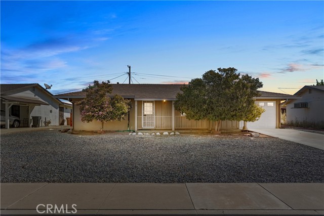 Detail Gallery Image 1 of 20 For 504 Pebble Beach Dr, Bakersfield,  CA 93309 - 2 Beds | 1 Baths
