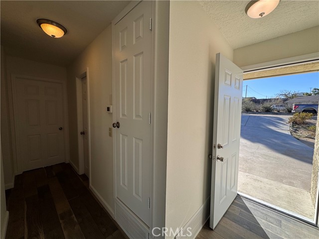27474 Travertine, Barstow CA: https://media.crmls.org/medias/060e85d1-b49c-4e8b-94cd-cdeb0b986e18.jpg