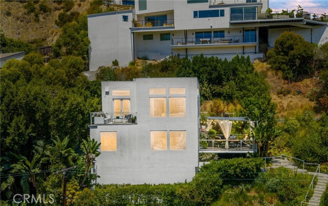 Detail Gallery Image 2 of 57 For 1690 N Crescent Heights Bld, Los Angeles,  CA 90069 - 3 Beds | 4 Baths