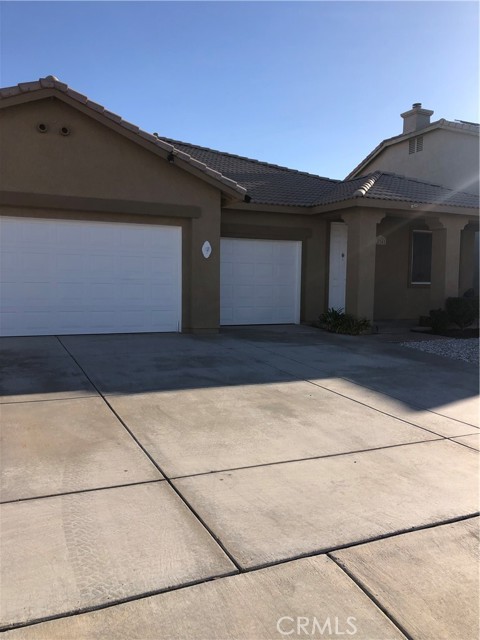Detail Gallery Image 3 of 63 For 12941 Rising Moon Way, Victorville,  CA 92392 - 4 Beds | 2 Baths