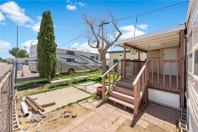 2121 Nadeau Street, Mojave CA: https://media.crmls.org/medias/060ff25f-fc7b-43d7-bb11-48275589d64f.jpg