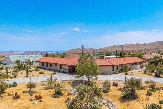 58573 Santa Maria Drive, Yucca Valley CA: https://media.crmls.org/medias/0610788e-79d5-4617-9a6c-fe75c260cee0.jpg