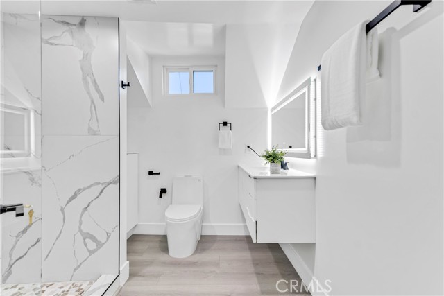 Detail Gallery Image 39 of 46 For 1626 Winona Bld, Los Angeles,  CA 90027 - 5 Beds | 5 Baths