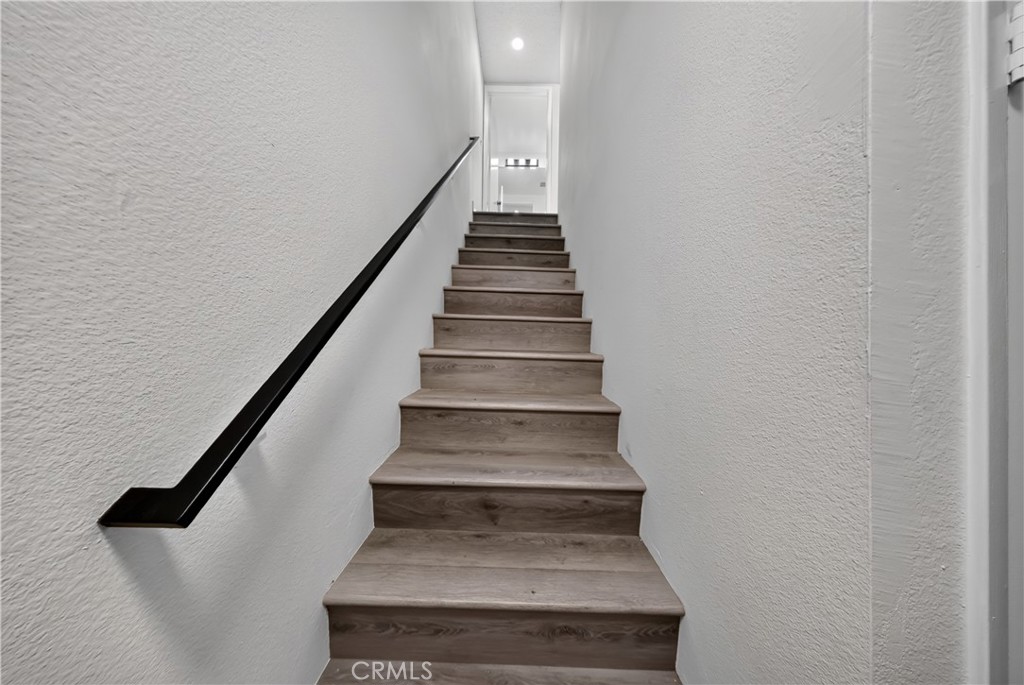 https://media.crmls.org/medias/0610be0a-d0d2-4cbf-8bbf-0e98cb2d8941.jpg?preset=X-Large