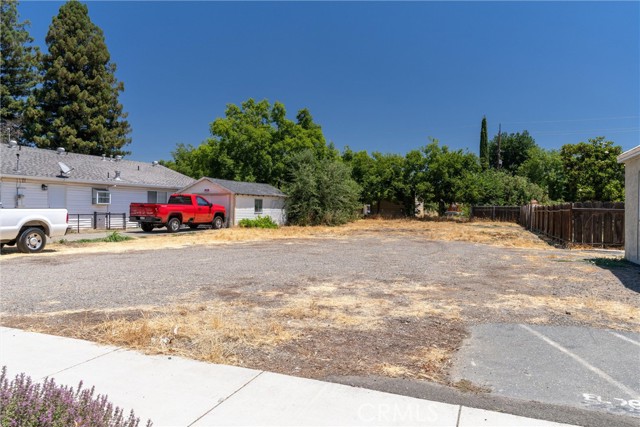 Image 9 of 15 For 10237 Live Oak Boulevard