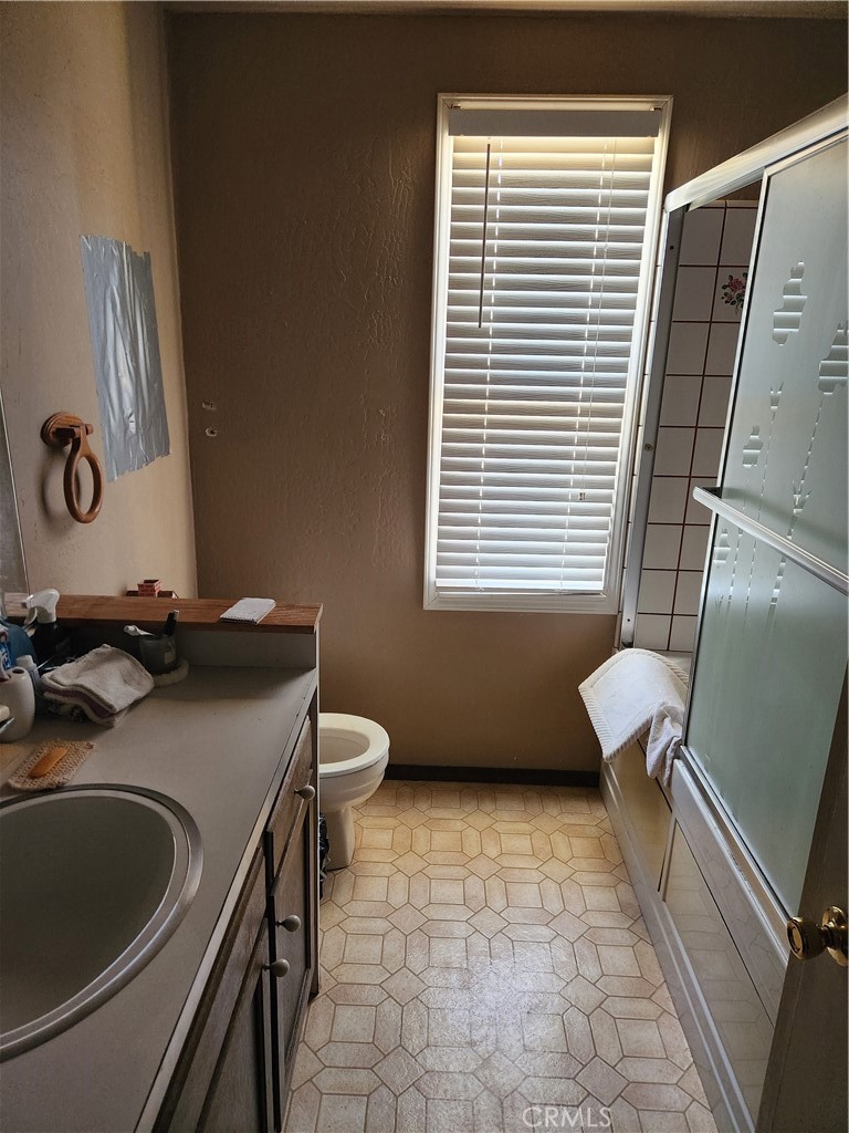 https://media.crmls.org/medias/0610ed28-b851-42ab-8ae4-043368b81884.jpg?preset=X-Large