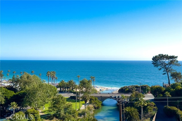 21732 Wesley Drive, Laguna Beach CA: https://media.crmls.org/medias/061131d6-6d31-4cc5-8954-7e0227251e21.jpg