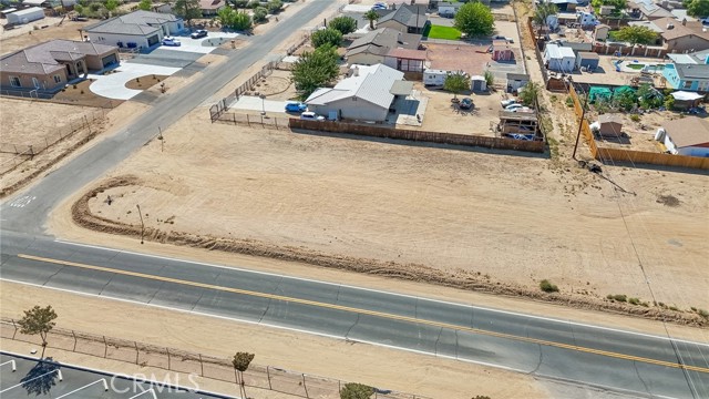14880 Maricopa Road, Victorville CA: https://media.crmls.org/medias/06116c87-9b12-4ef7-a6e5-8931a9b2dbfe.jpg