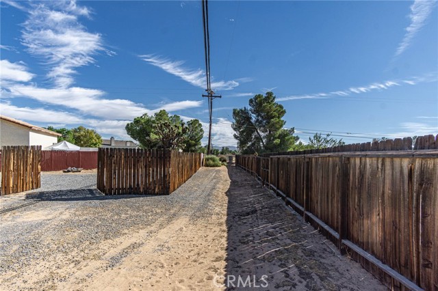Detail Gallery Image 25 of 47 For 20407 Eyota Ln, Apple Valley,  CA 92308 - 3 Beds | 2 Baths