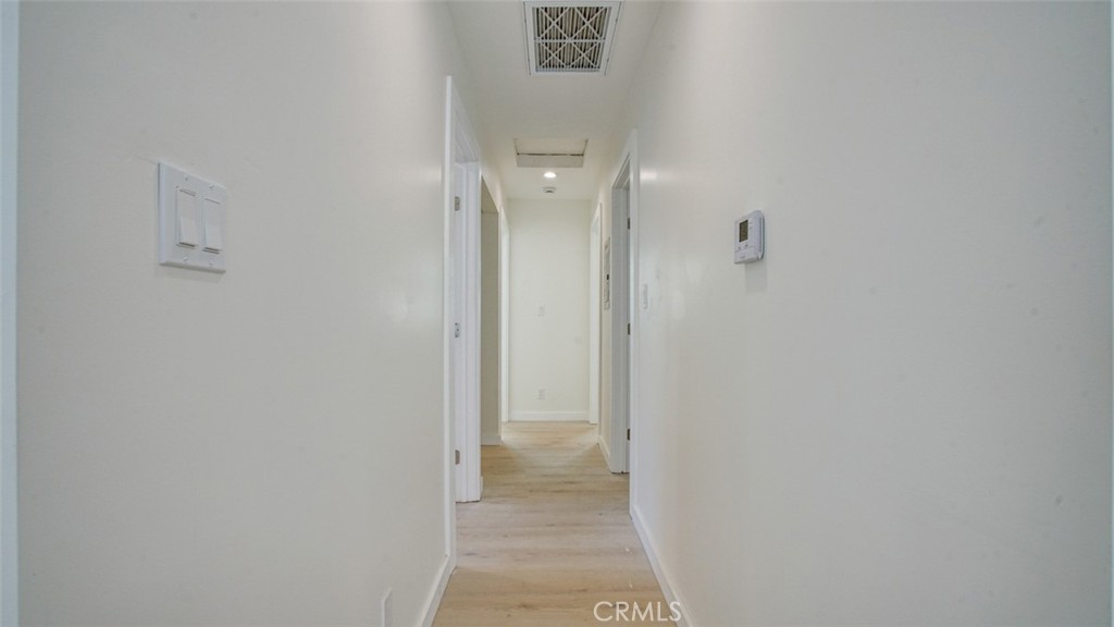 https://media.crmls.org/medias/06120dd3-dc83-44e4-8b08-c9053d721020.jpg?preset=X-Large