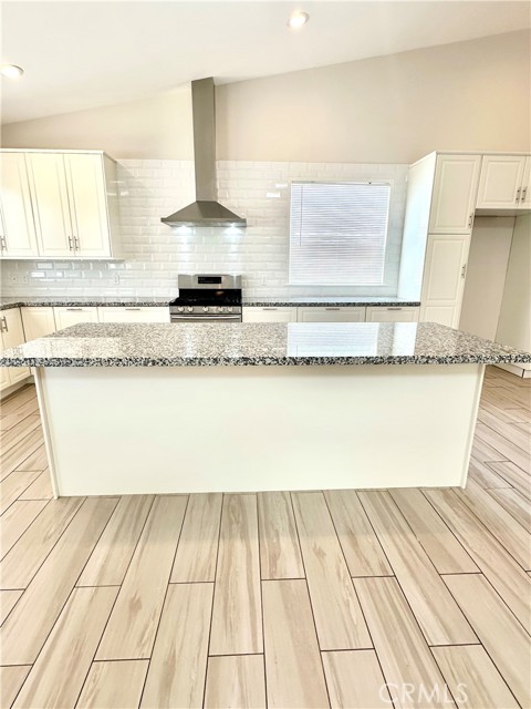 17223 Kingsbury Street, Granada Hills CA: https://media.crmls.org/medias/06121880-9312-4519-b09b-e6c10bc9788f.jpg