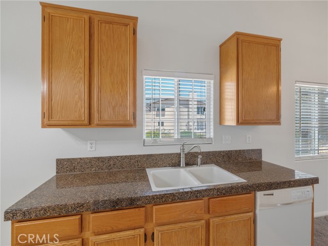 Detail Gallery Image 10 of 24 For 13340 Spring Valley Parkway #D,  Victorville,  CA 92395 - 2 Beds | 2 Baths