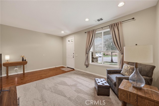 Detail Gallery Image 10 of 48 For 10798 Rosemary, Corona,  CA 92883 - 4 Beds | 3/1 Baths