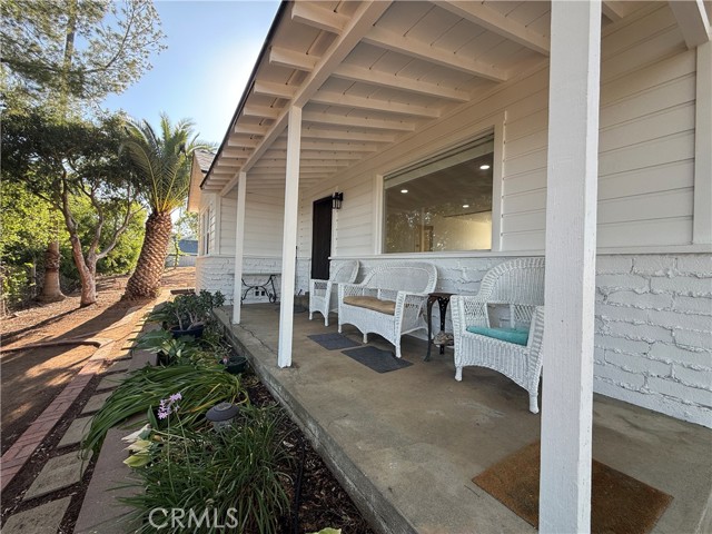 Detail Gallery Image 3 of 24 For 126 E Sunset, Redlands,  CA 92399 - 2 Beds | 1/1 Baths