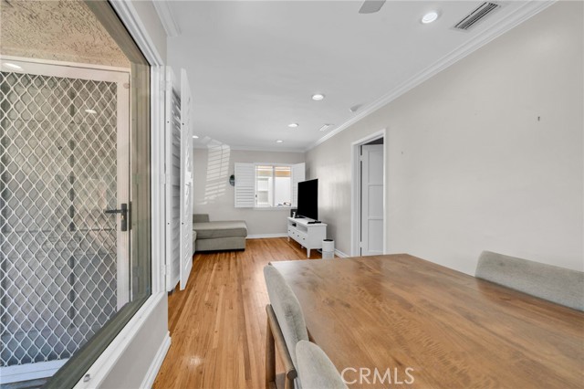 5514 Bellflower Blvd, Lakewood CA: https://media.crmls.org/medias/061321d2-7b2e-4894-a421-3f871402cba3.jpg